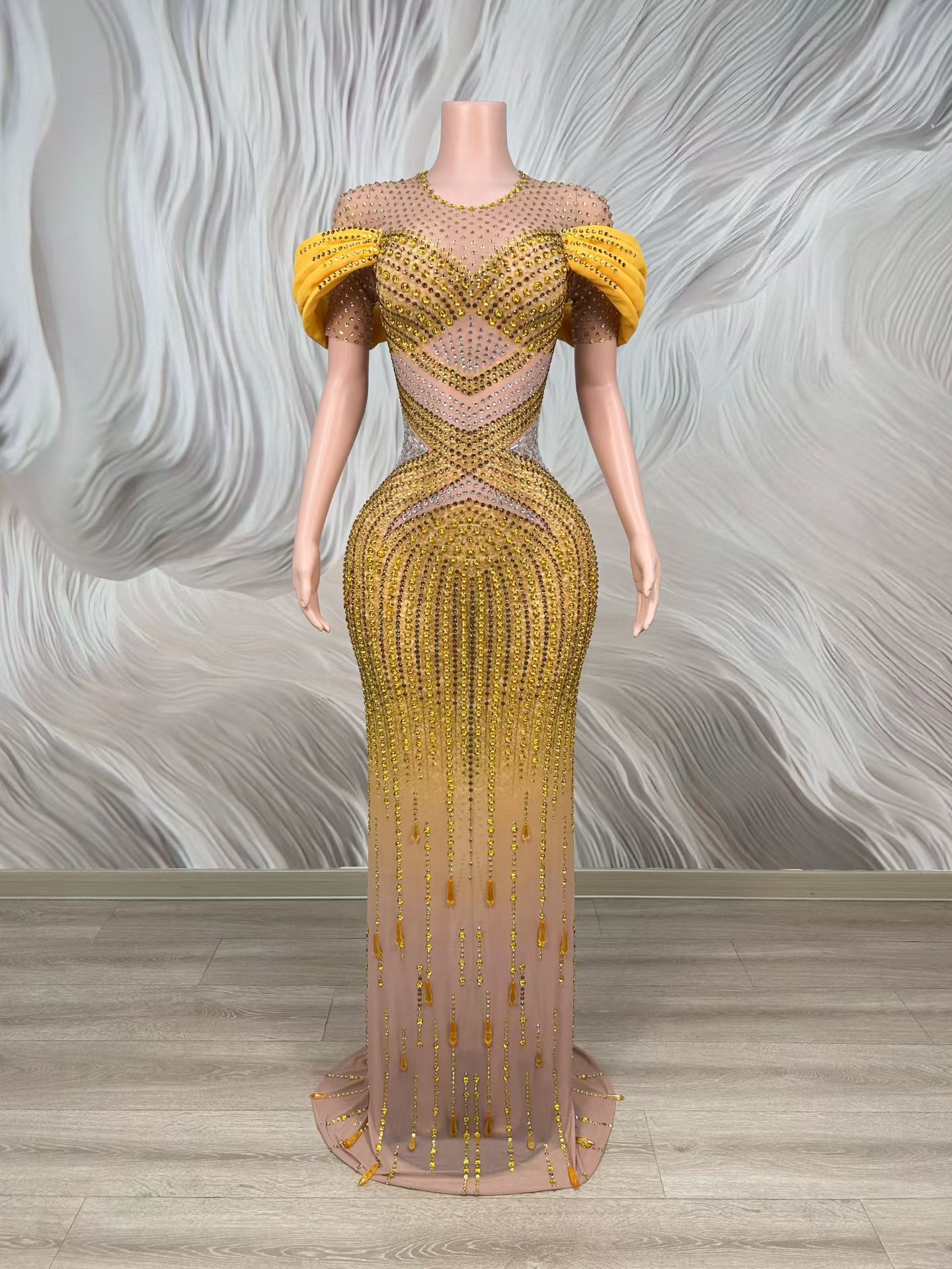 フォーマルフロアレングスドレス女性キラキラクリスタルパールイ - Women Formal Wear Photoshoot のレビューと価格