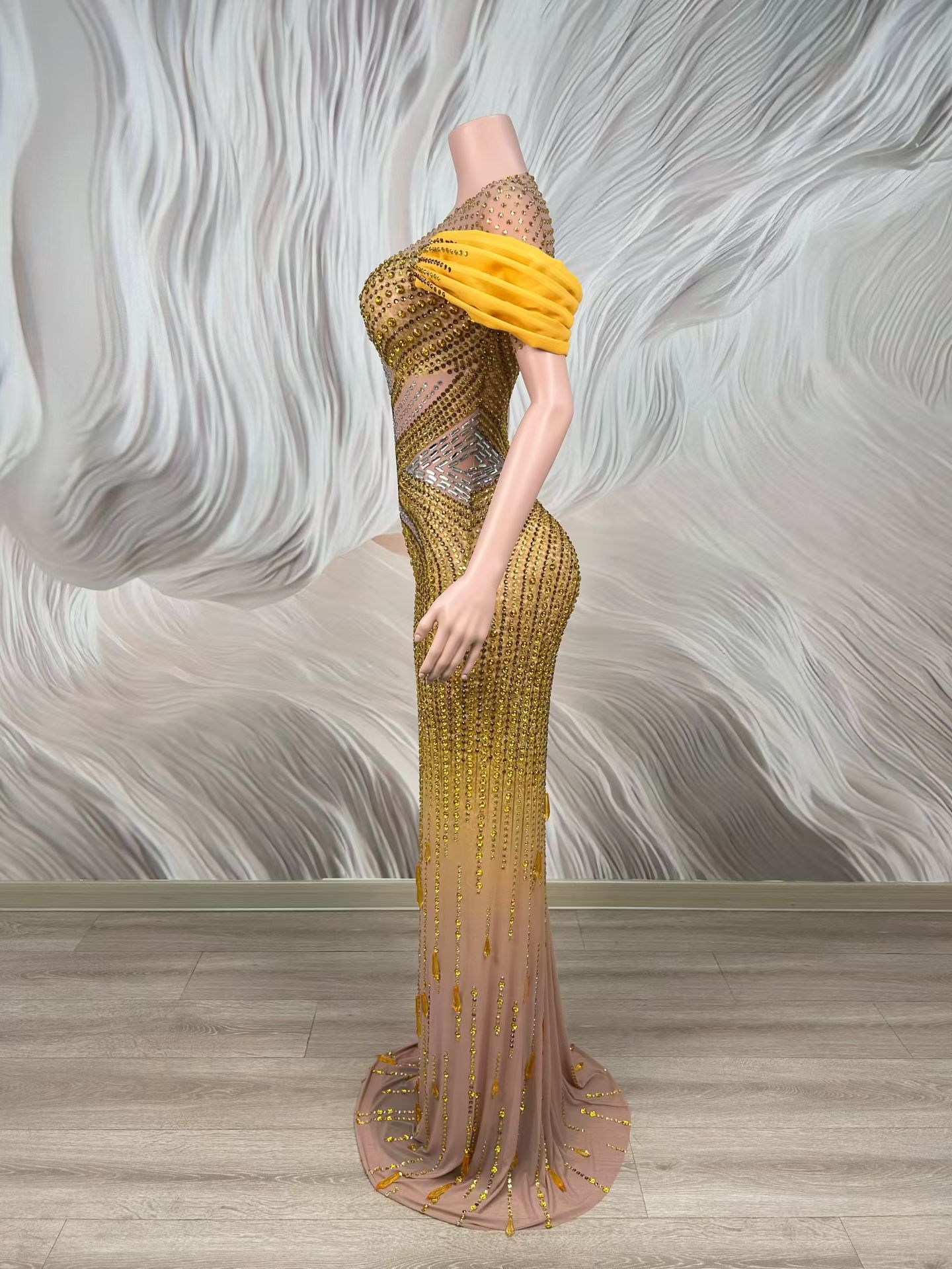 フォーマルフロアレングスドレス女性キラキラクリスタルパールイ - Women Formal Wear Photoshoot のレビューと価格