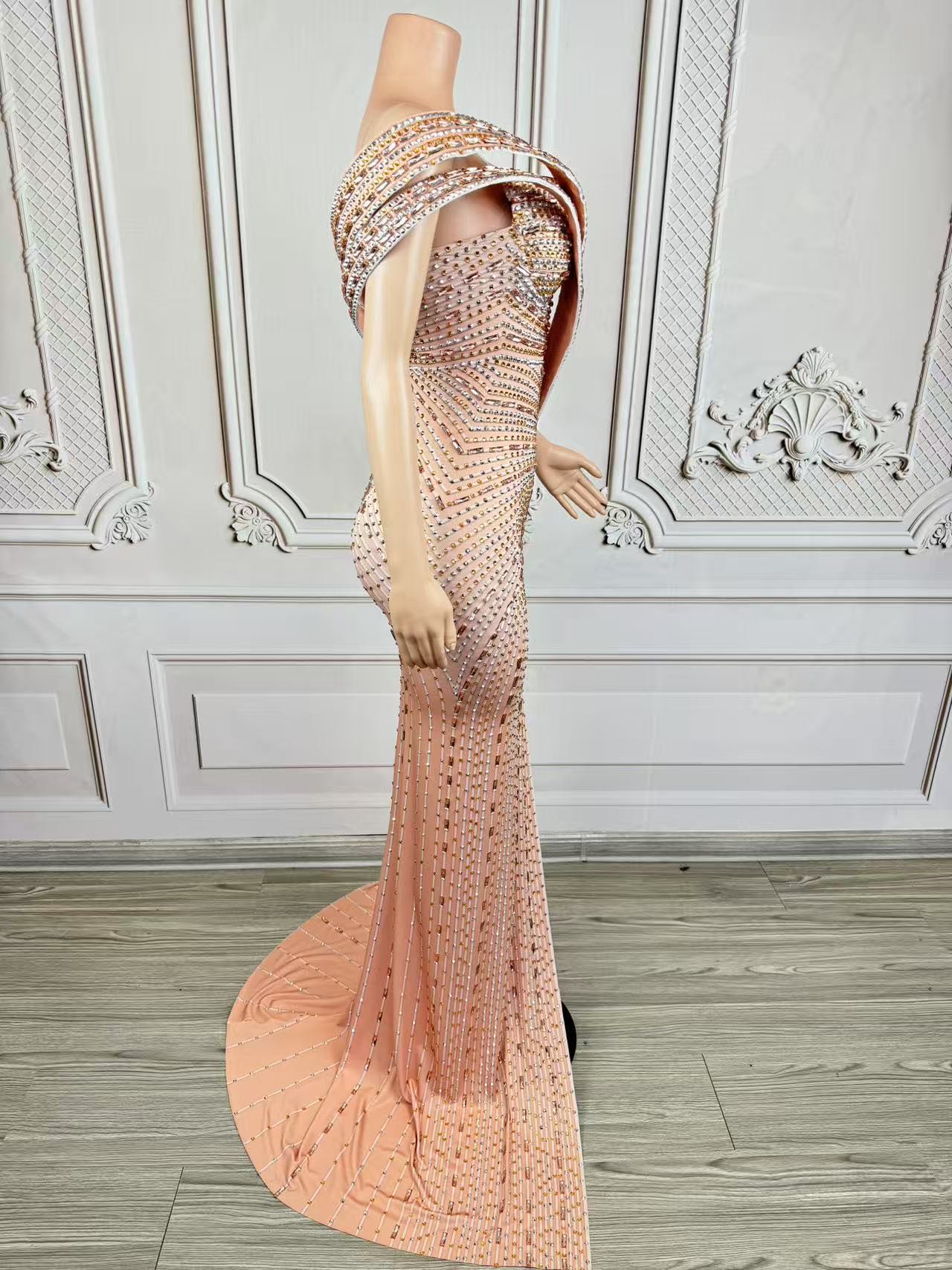 Xiangbin キラキラクリスタルフォーマルロングドレスオ - Women Formal Wear Photoshoot のレビューと価格