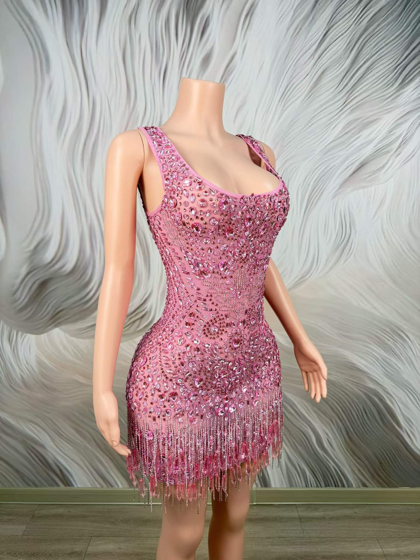 ラグジュアリーなキラキラピンクのラインストーンドレス、ハイエ - Women Formal Wear Photoshoot のレビューと価格