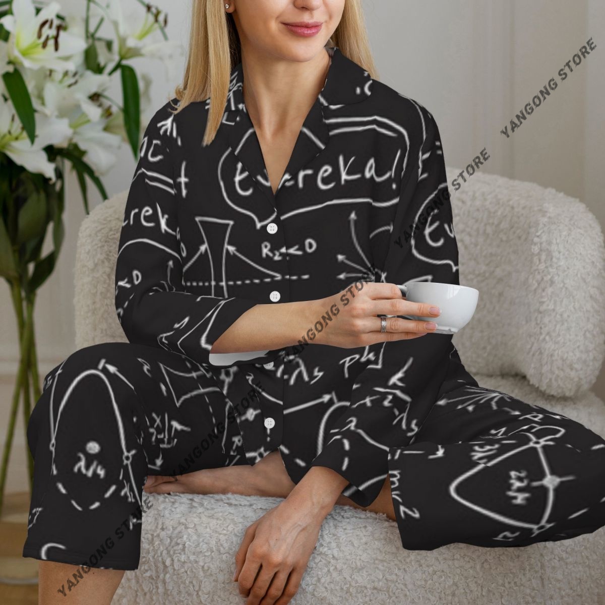 女性パジャマパジャマ科学科学的なモノクロアレンジメント落書き - Monochrome Suit Set のレビューと価格