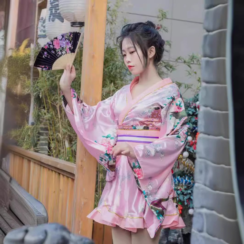 女性用赤いフォーマル着物、伝統的な日本の民族衣装、普段着や写 - Women Formal Wear Photoshoot のレビューと価格