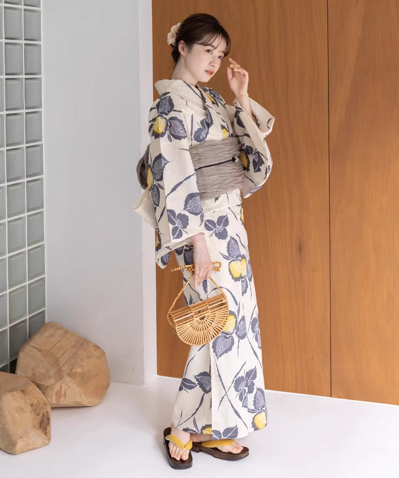 日本の女性用着物/浴衣、伝統的なフォーマルスタイル、綿100 - Women Formal Wear Photoshoot のレビューと価格